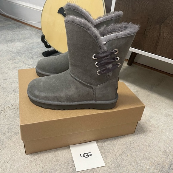 NIB Women’s Size 5(European Size 36) UGG Constantine Ribbon Snow Boots In Grey - Picture 12 of 13
